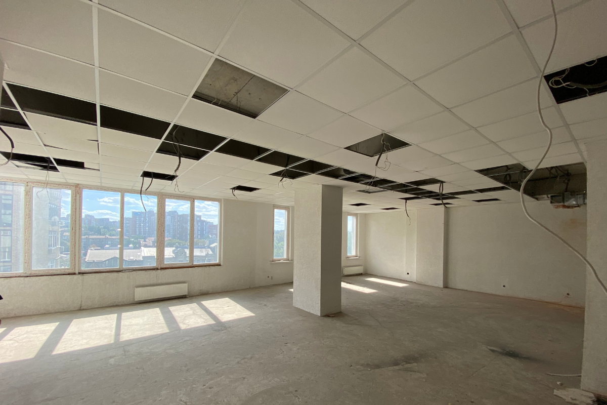 Création de faux plafonds pour la rénovation de locaux commerciaux au Sud de Strasbourg