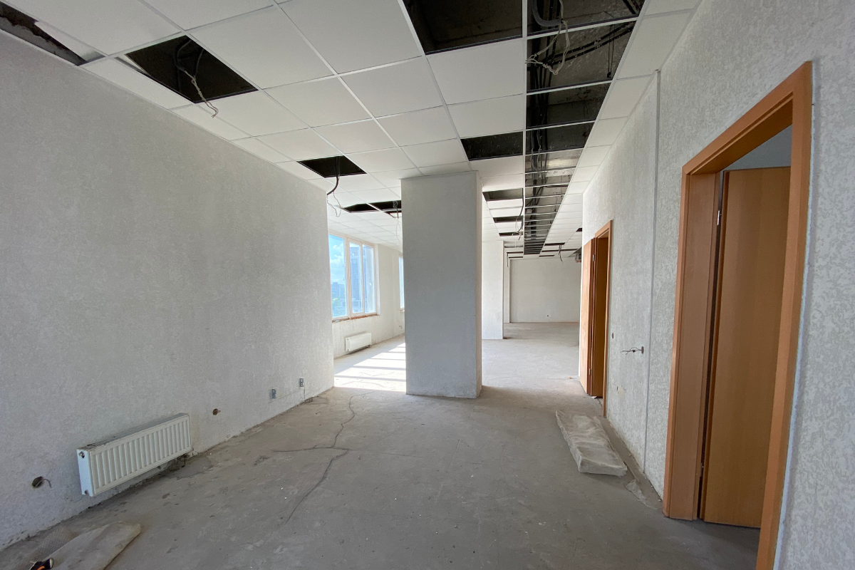 Création de faux plafonds pour la rénovation de locaux commerciaux au Sud de Strasbourg