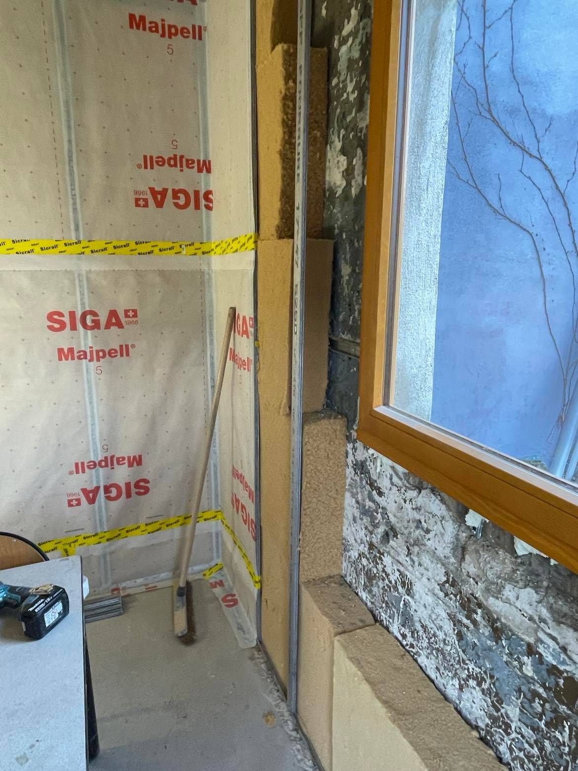 Isoler les murs d'un appartement par l'intérieur à Strasbourg et sa région