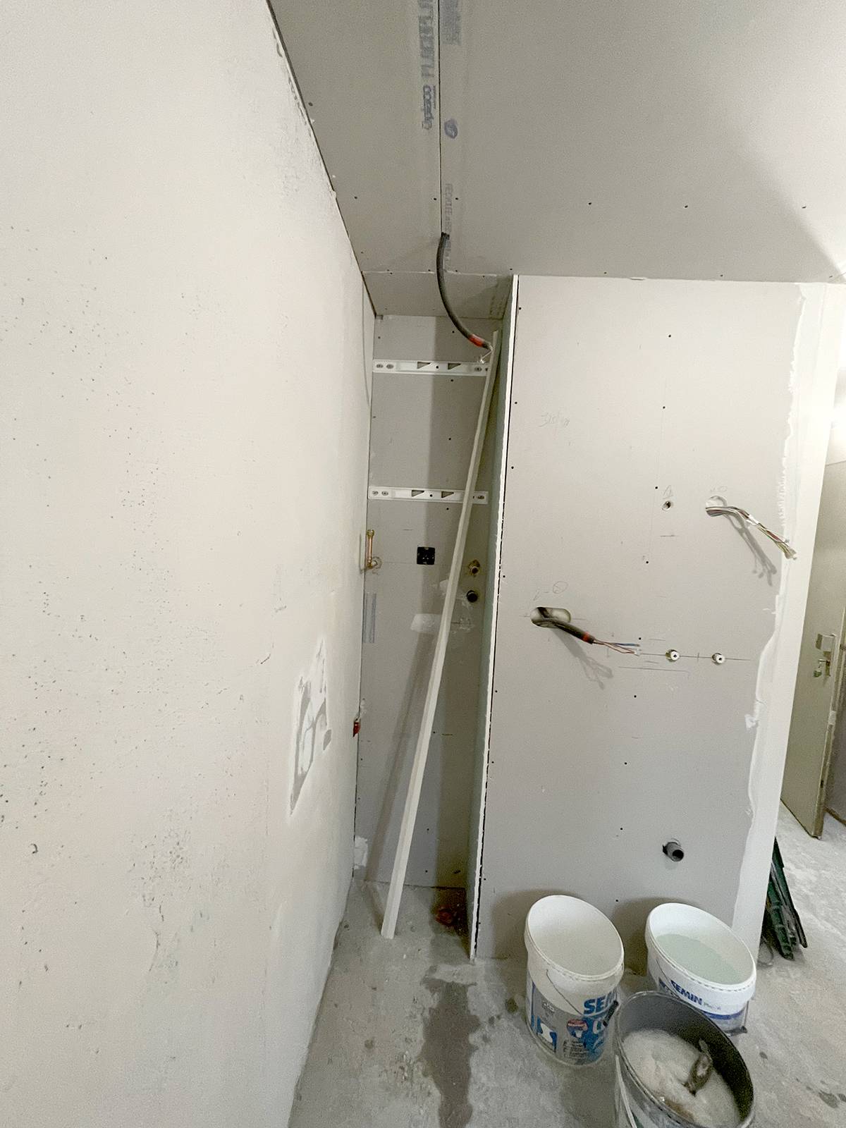 Cloisons, placo hydrofuge et plâtrerie pour la rénovation d'un studio à Strasbourg