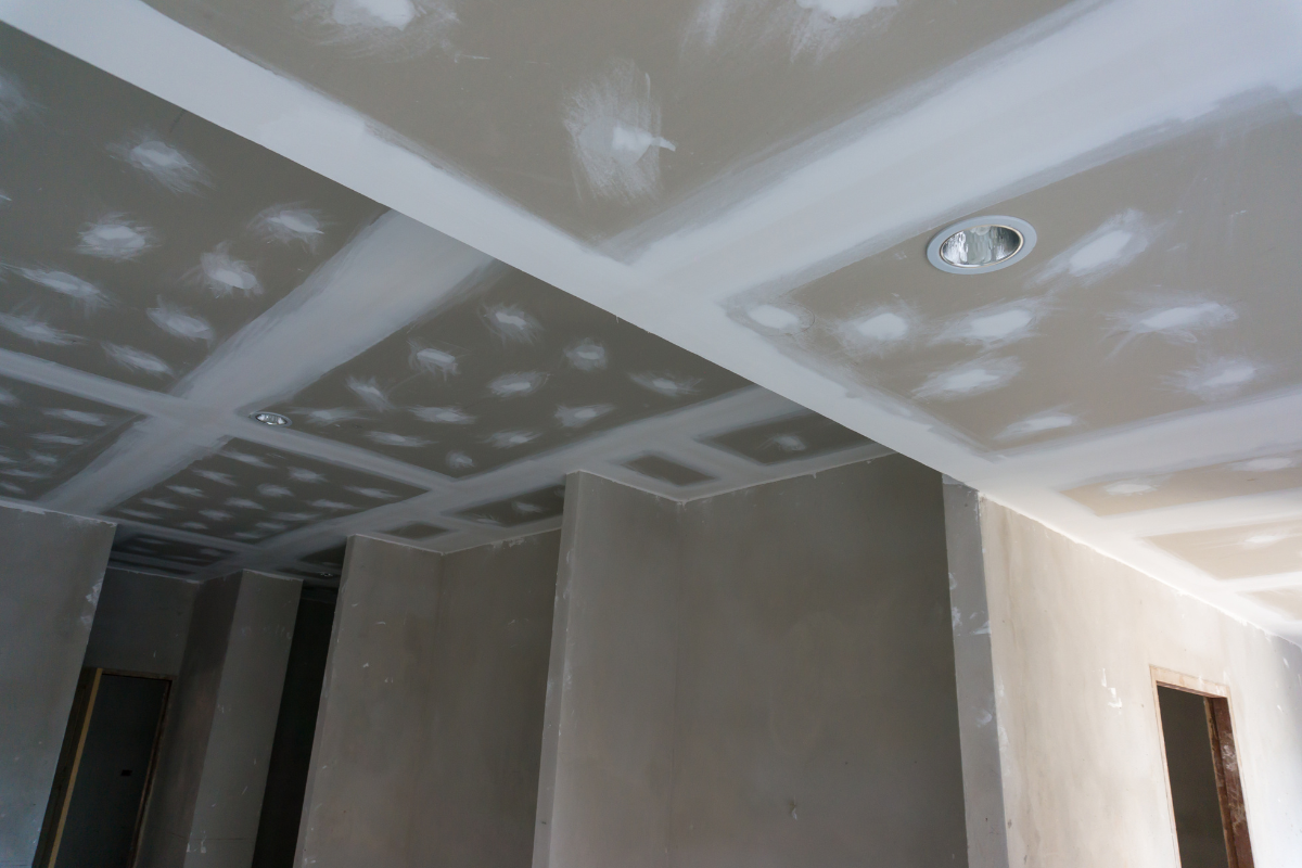 Isolation et plâtrerie d'une boutique en rénovation à Strasbourg