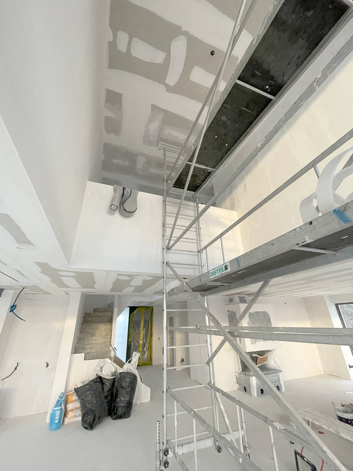 Création de cloisons et plâtrerie dans une maison en construction près de Mittelhausbergen