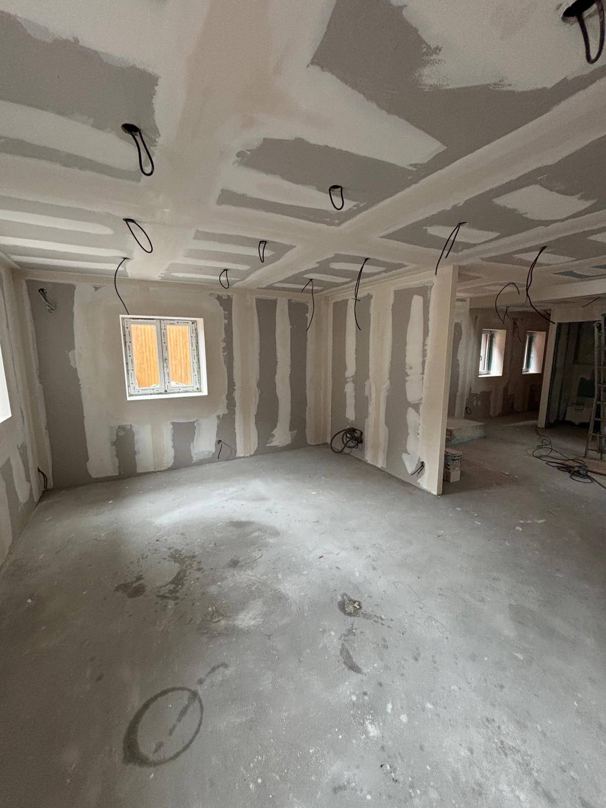 Travaux de plâtrerie haute qualité avec pose de plaques de plâtre et finitions, réalisés dans une maison près de Hochfelden