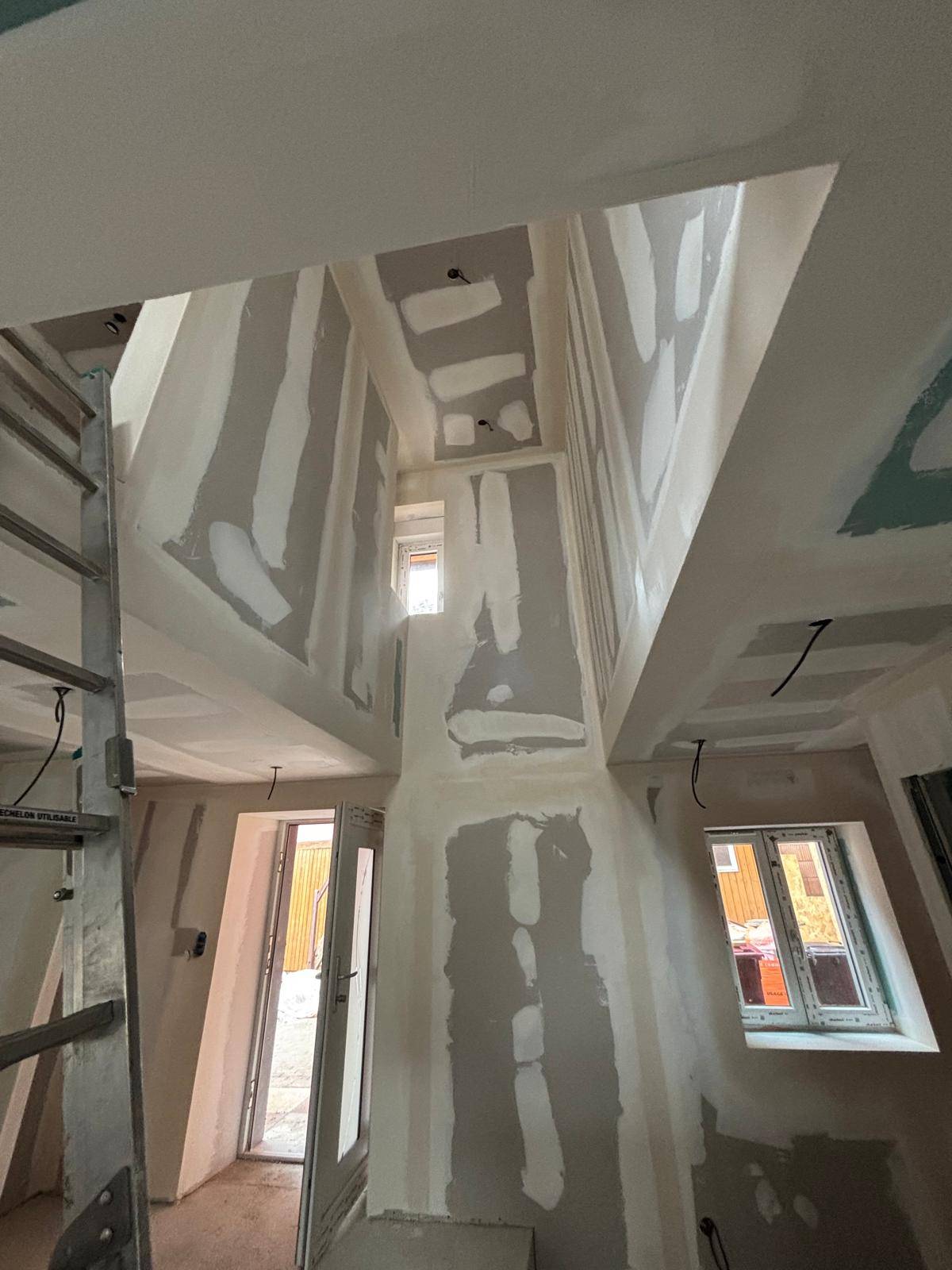 Travaux de plâtrerie haute qualité avec pose de plaques de plâtre et finitions, réalisés dans une maison près de Hochfelden