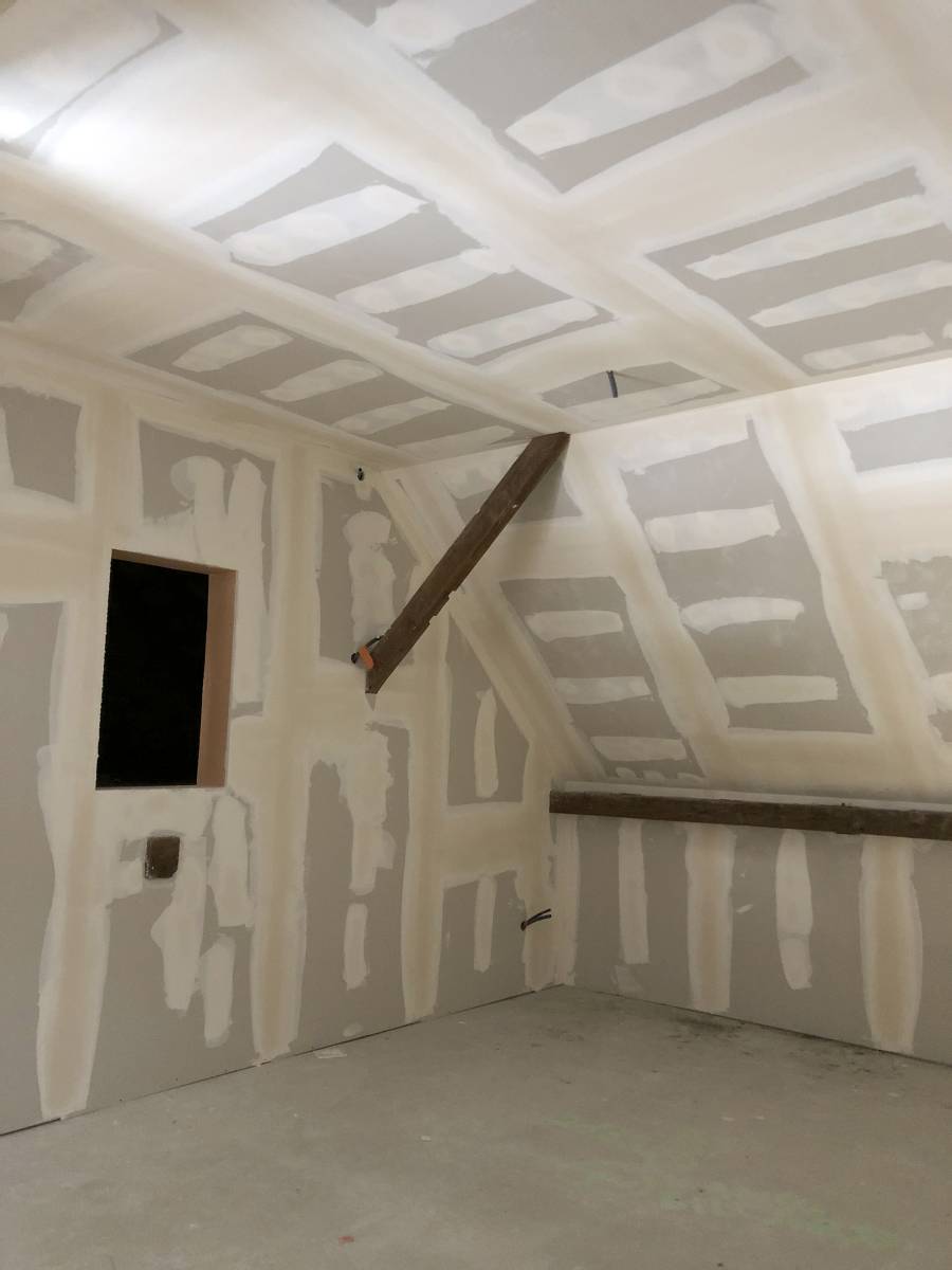 Aménagement et isolation de combles dans une grange en rénovation à Saverne