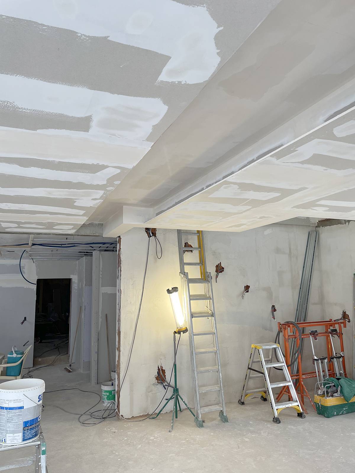 Installation de faux plafond par un artisan plâtrier près de Wasselonne