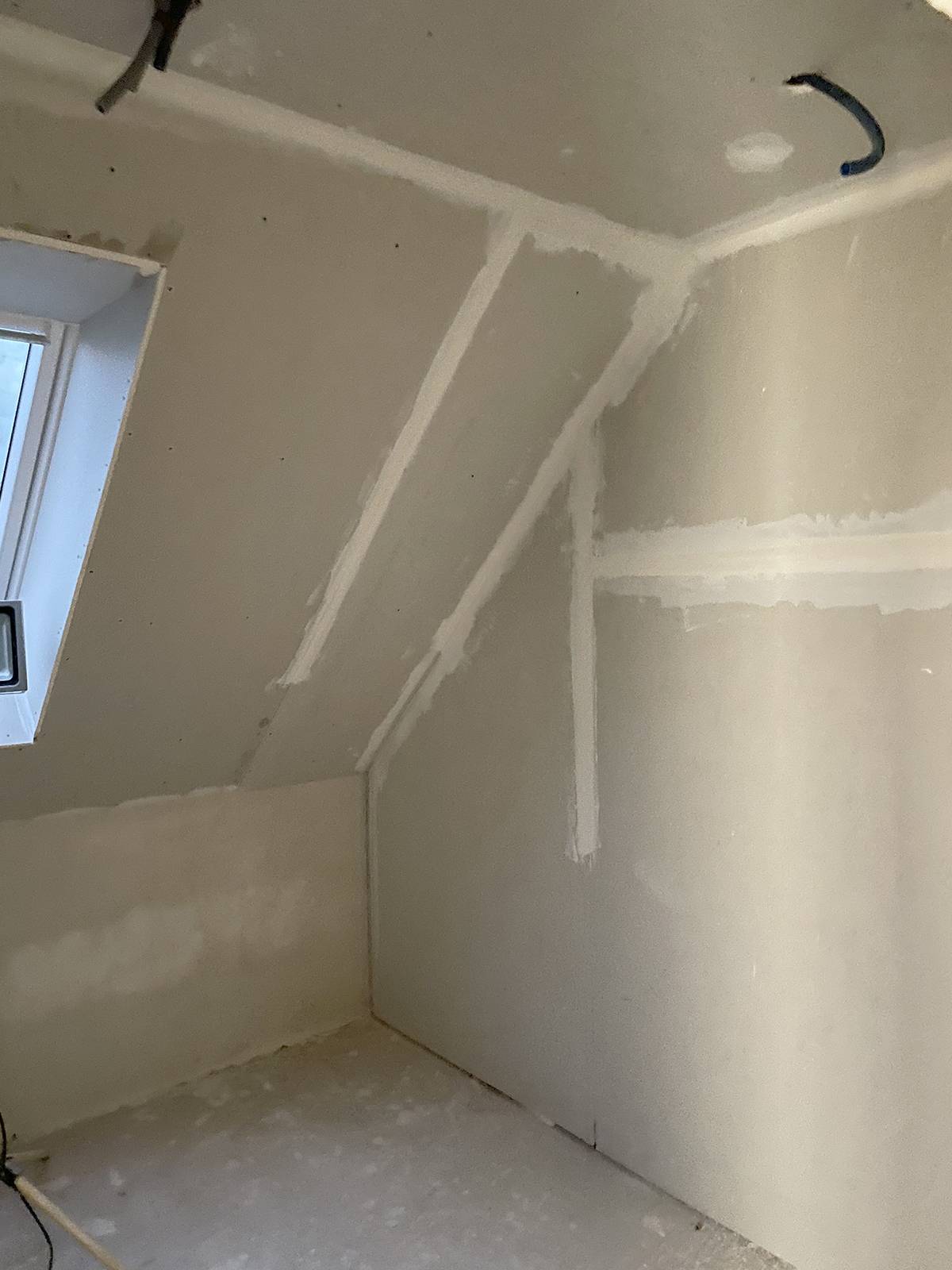 Isolation des murs et plâtrerie dans une maison près de Saverne