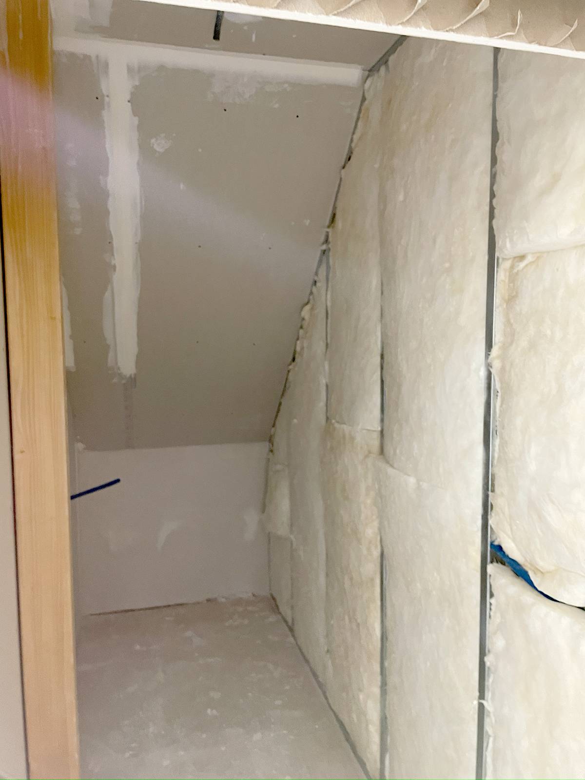 Isolation des murs et plâtrerie dans une maison près de Saverne