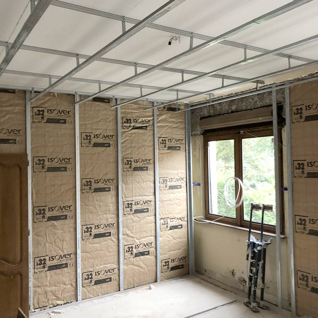 Pose d'un faux plafond en BA13 + pose d'une isolation laine de verre en 240 mm à Saverne proche de Strasbourg