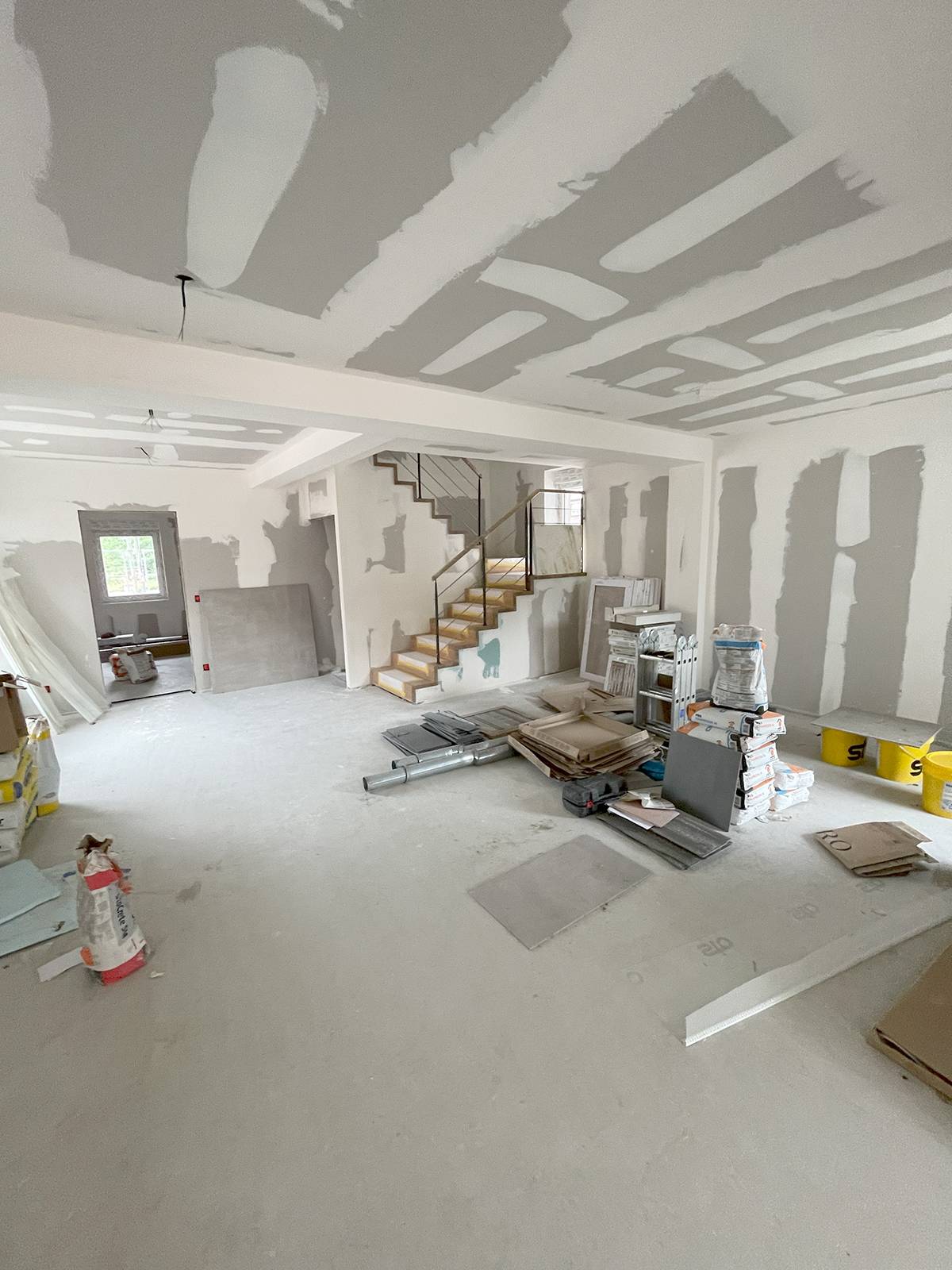 Pose de plaque de plâtre pour agrandissement de maison à Brumath