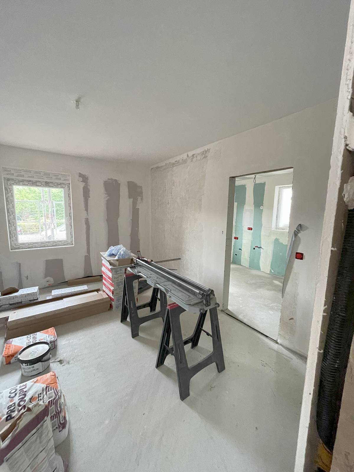 Pose de plaque de plâtre pour agrandissement de maison à Brumath