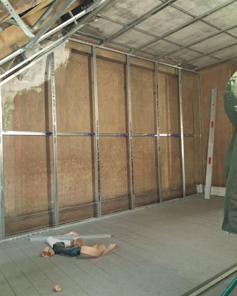 Artisan certifié Qualibat RGE pour la mise en place d'ossature et l'isolation des murs de maison en rénovation à Wasselonne près de Strasbourg, Bas-Rhin