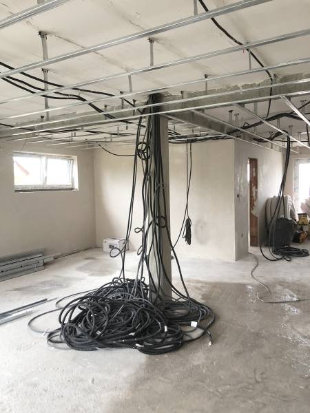 Spécialiste dans la pose de faux plafond suspendu en plaque de plâtre à Drusenheim après Strasbourg