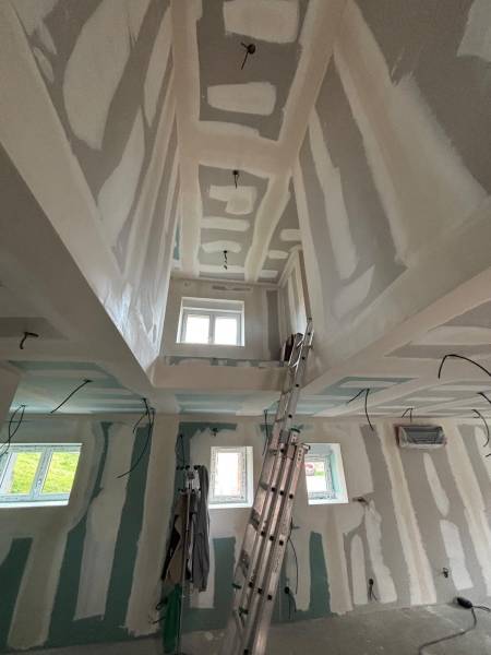 Travaux de plâtrerie haute qualité avec pose de plaques de plâtre et finitions, réalisés dans une maison près de Hochfelden