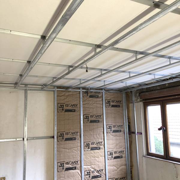 Pose d'un faux plafond en BA13 + pose d'une isolation laine de verre en 240 mm à Saverne proche de Strasbourg